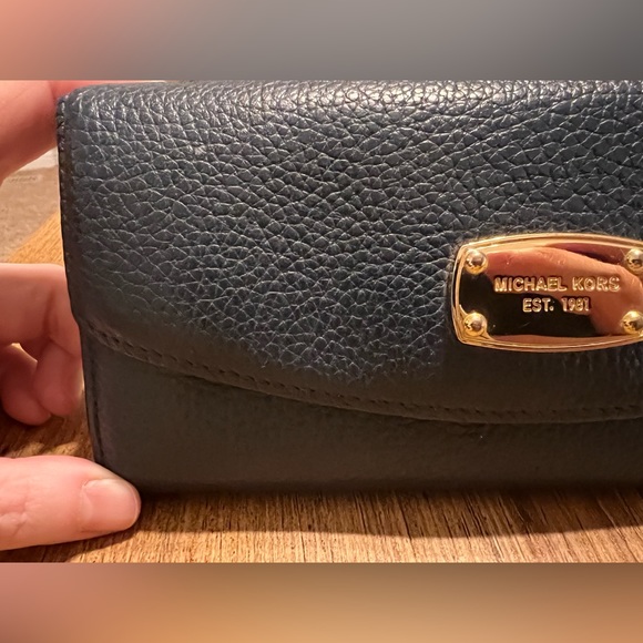 Michael Kors wallet - Picture 3 of 10